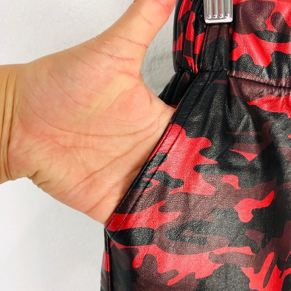 NWT RED AND BLACK ARMY PANTS - Picture 3 of 5